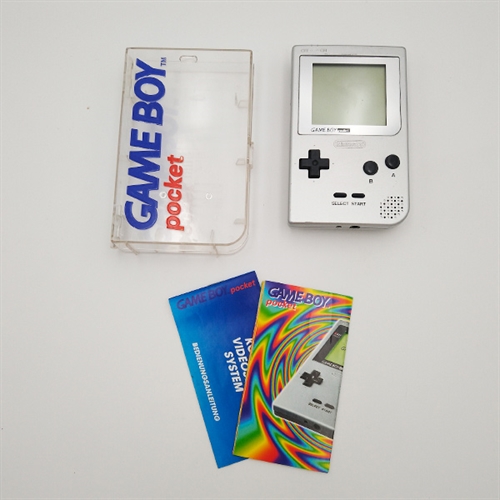 GameBoy Pocket Konsol - Color Edition - Sølv - Komplet i æske - SNR MH11451099 (A Grade) (Genbrug)